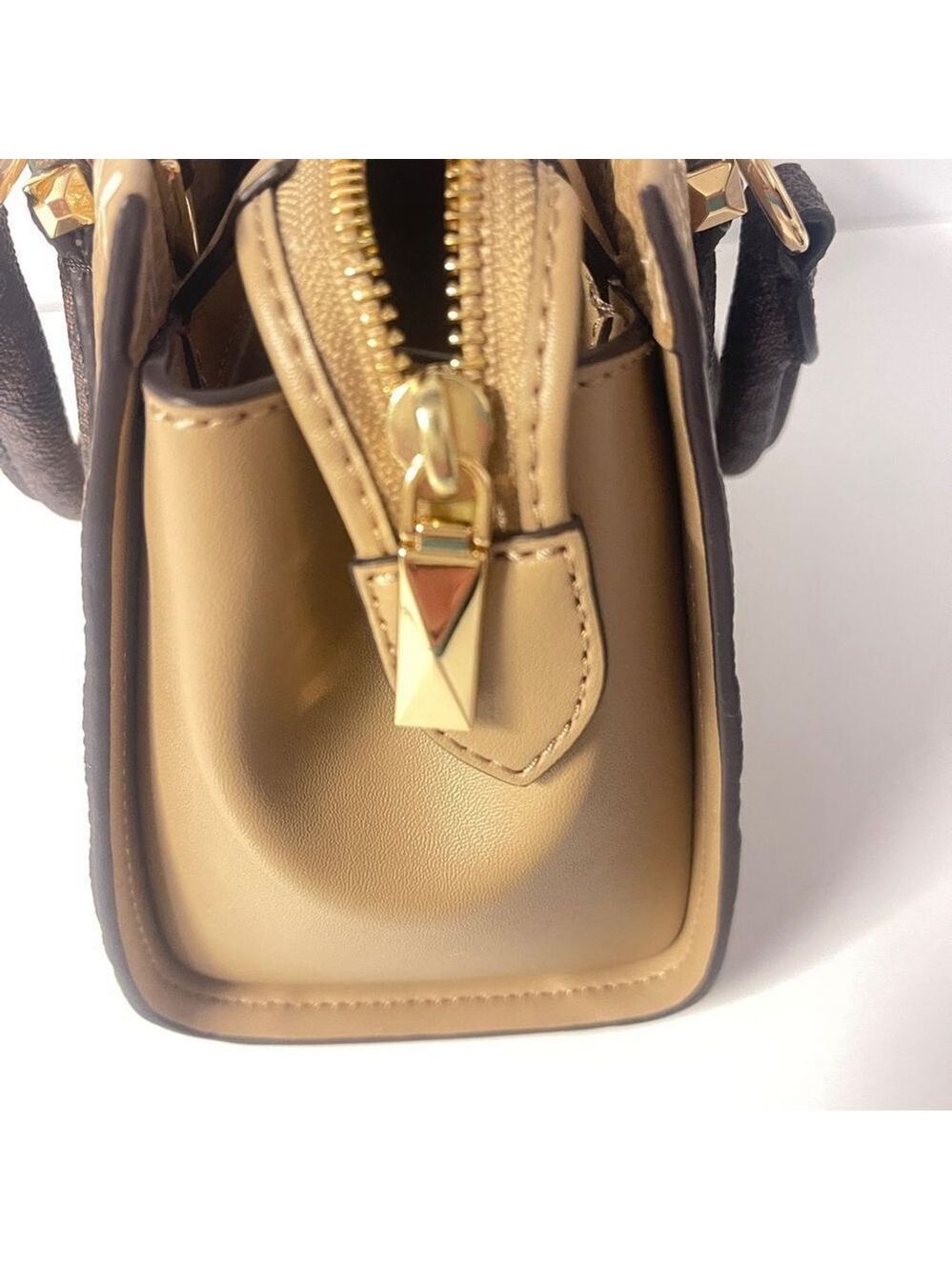 Michael Kors Marilyn Small Satchel & Wallet Set
Camel/Brown MK Signature Logo - Picture 9 of 13